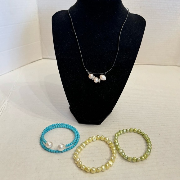 Jewelry Lot Faux Turquoise and Fresh Water Pearls Necklace and Bracelets - Picture 9 of 13